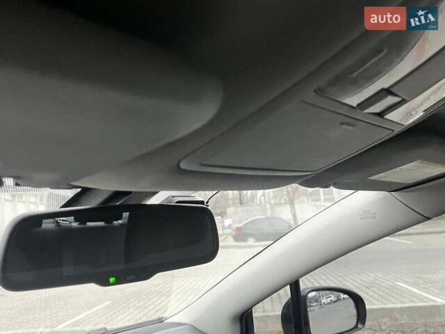 Чорний Тойота Авенсіс, об'ємом двигуна 1.8 л та пробігом 265 тис. км за 8999 $, фото 21 на Automoto.ua