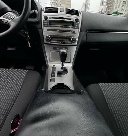 Черный Тойота Авенсис, объемом двигателя 1.8 л и пробегом 221 тыс. км за 7800 $, фото 10 на Automoto.ua
