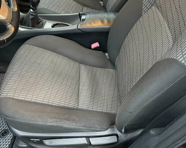 Чорний Тойота Авенсіс, об'ємом двигуна 2 л та пробігом 236 тис. км за 9999 $, фото 10 на Automoto.ua