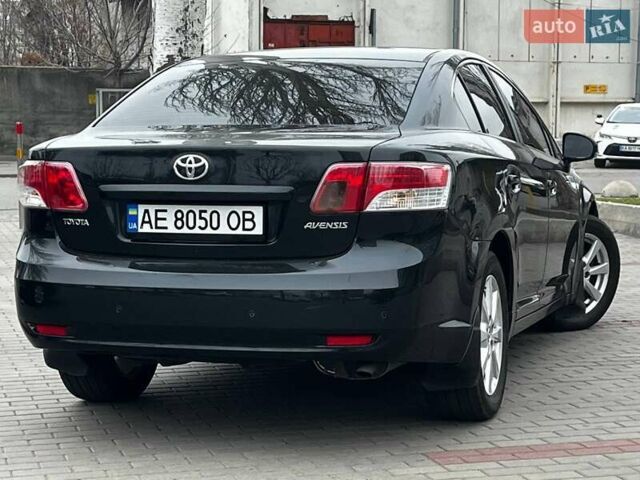Чорний Тойота Авенсіс, об'ємом двигуна 1.8 л та пробігом 265 тис. км за 8999 $, фото 6 на Automoto.ua