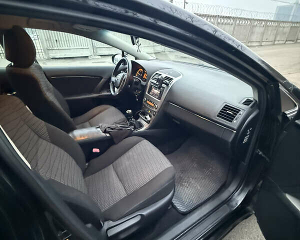 Чорний Тойота Авенсіс, об'ємом двигуна 2 л та пробігом 236 тис. км за 9999 $, фото 4 на Automoto.ua