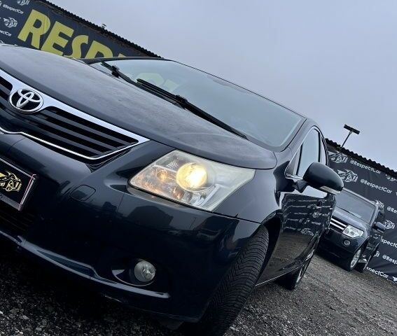 Черный Тойота Авенсис, объемом двигателя 1.8 л и пробегом 221 тыс. км за 7800 $, фото 2 на Automoto.ua