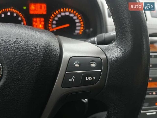 Чорний Тойота Авенсіс, об'ємом двигуна 1.8 л та пробігом 265 тис. км за 8999 $, фото 18 на Automoto.ua