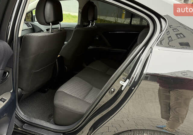 Черный Тойота Авенсис, объемом двигателя 2 л и пробегом 300 тыс. км за 8950 $, фото 40 на Automoto.ua