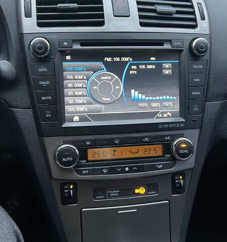 Чорний Тойота Авенсіс, об'ємом двигуна 2 л та пробігом 159 тис. км за 8700 $, фото 11 на Automoto.ua