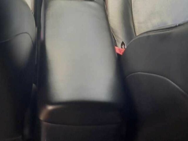 Чорний Тойота Авенсіс, об'ємом двигуна 2 л та пробігом 295 тис. км за 8000 $, фото 9 на Automoto.ua