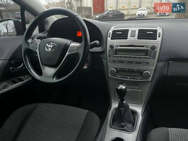 Чорний Тойота Авенсіс, об'ємом двигуна 1.8 л та пробігом 265 тис. км за 8999 $, фото 12 на Automoto.ua