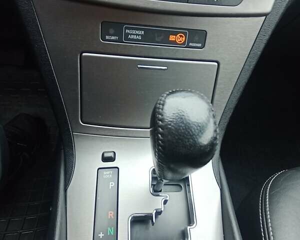 Черный Тойота Авенсис, объемом двигателя 2 л и пробегом 169 тыс. км за 9850 $, фото 31 на Automoto.ua