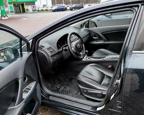 Черный Тойота Авенсис, объемом двигателя 1.99 л и пробегом 198 тыс. км за 9000 $, фото 5 на Automoto.ua