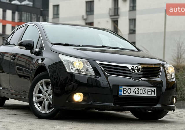 Черный Тойота Авенсис, объемом двигателя 2 л и пробегом 300 тыс. км за 8950 $, фото 3 на Automoto.ua