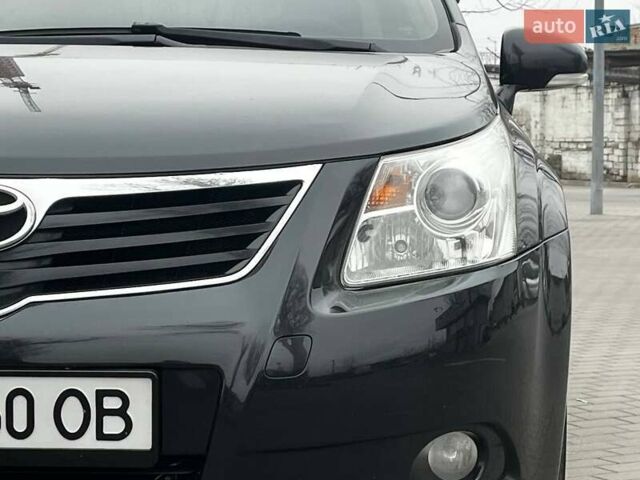 Чорний Тойота Авенсіс, об'ємом двигуна 1.8 л та пробігом 265 тис. км за 8999 $, фото 7 на Automoto.ua