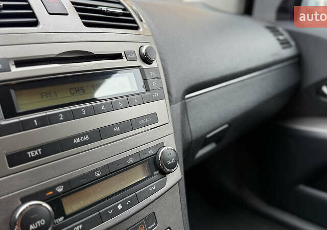 Черный Тойота Авенсис, объемом двигателя 2 л и пробегом 300 тыс. км за 8950 $, фото 28 на Automoto.ua