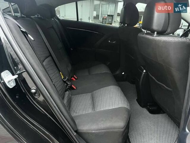 Чорний Тойота Авенсіс, об'ємом двигуна 1.8 л та пробігом 265 тис. км за 8999 $, фото 10 на Automoto.ua