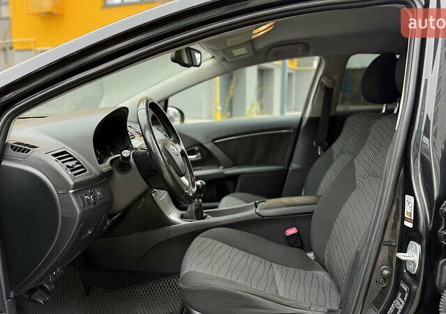 Черный Тойота Авенсис, объемом двигателя 2 л и пробегом 300 тыс. км за 8950 $, фото 24 на Automoto.ua
