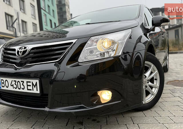 Черный Тойота Авенсис, объемом двигателя 2 л и пробегом 300 тыс. км за 8950 $, фото 6 на Automoto.ua