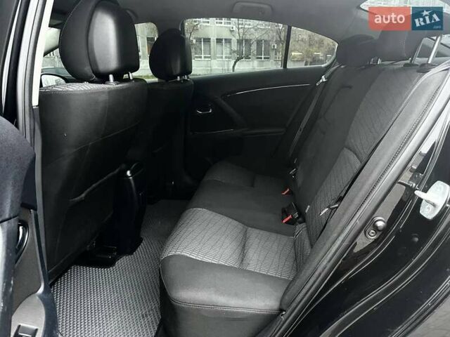 Чорний Тойота Авенсіс, об'ємом двигуна 1.8 л та пробігом 265 тис. км за 8999 $, фото 9 на Automoto.ua