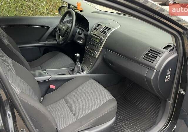 Черный Тойота Авенсис, объемом двигателя 1.8 л и пробегом 260 тыс. км за 8500 $, фото 5 на Automoto.ua