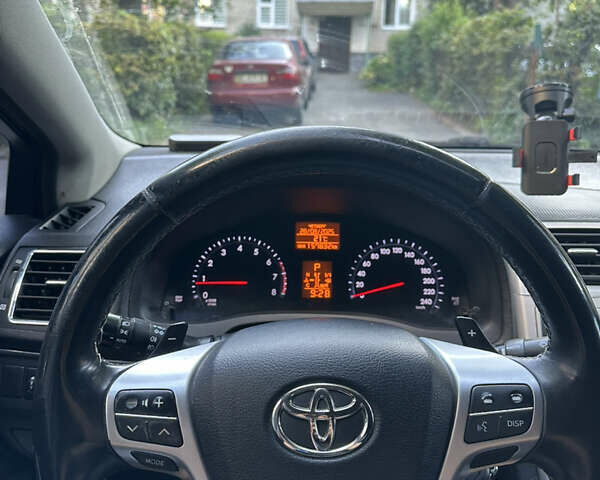 Черный Тойота Авенсис, объемом двигателя 2 л и пробегом 157 тыс. км за 11900 $, фото 6 на Automoto.ua