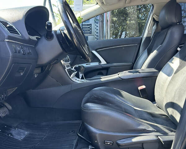 Черный Тойота Авенсис, объемом двигателя 2 л и пробегом 157 тыс. км за 11900 $, фото 7 на Automoto.ua