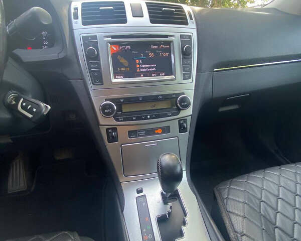 Чорний Тойота Авенсіс, об'ємом двигуна 1.99 л та пробігом 230 тис. км за 9500 $, фото 10 на Automoto.ua