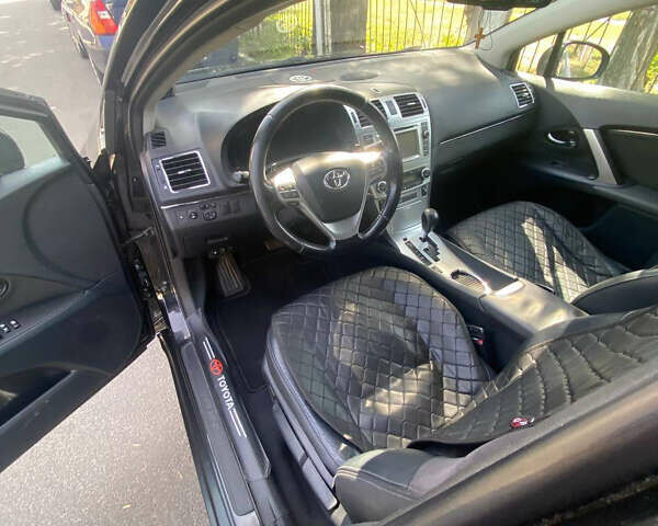 Чорний Тойота Авенсіс, об'ємом двигуна 1.99 л та пробігом 230 тис. км за 9500 $, фото 7 на Automoto.ua