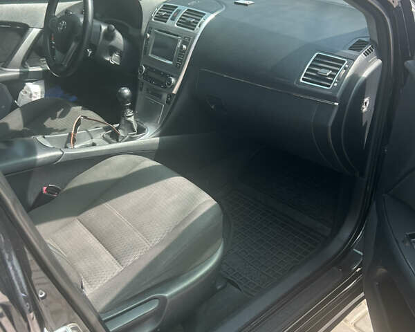 Чорний Тойота Авенсіс, об'ємом двигуна 1.8 л та пробігом 318 тис. км за 11800 $, фото 1 на Automoto.ua