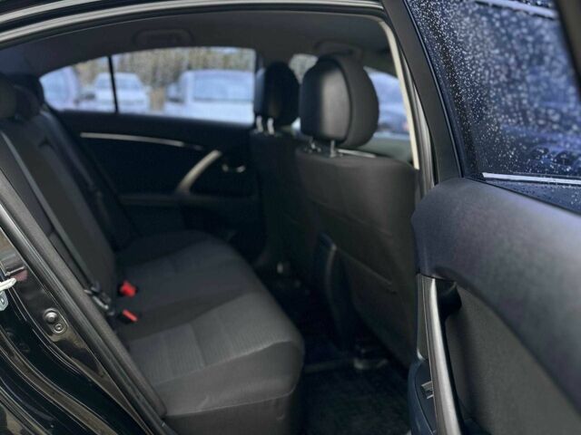 Черный Тойота Авенсис, объемом двигателя 1.8 л и пробегом 275 тыс. км за 10850 $, фото 9 на Automoto.ua