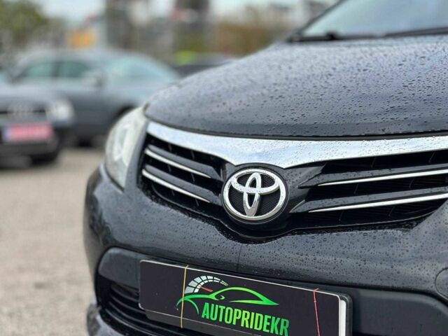 Черный Тойота Авенсис, объемом двигателя 1.8 л и пробегом 275 тыс. км за 10850 $, фото 3 на Automoto.ua