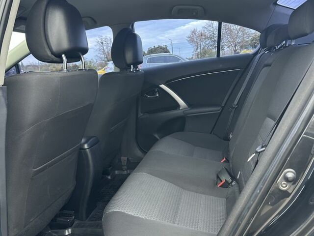 Черный Тойота Авенсис, объемом двигателя 1.8 л и пробегом 275 тыс. км за 10600 $, фото 11 на Automoto.ua