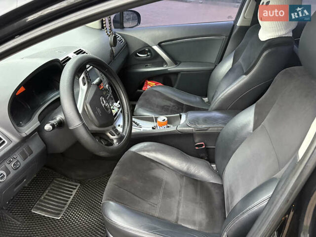 Чорний Тойота Авенсіс, об'ємом двигуна 2 л та пробігом 225 тис. км за 10650 $, фото 16 на Automoto.ua