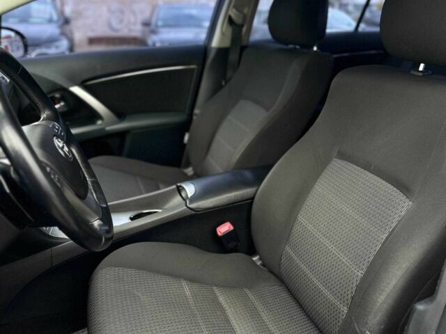 Черный Тойота Авенсис, объемом двигателя 1.8 л и пробегом 275 тыс. км за 10850 $, фото 6 на Automoto.ua