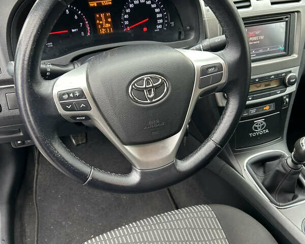 Черный Тойота Авенсис, объемом двигателя 1.8 л и пробегом 252 тыс. км за 12300 $, фото 6 на Automoto.ua