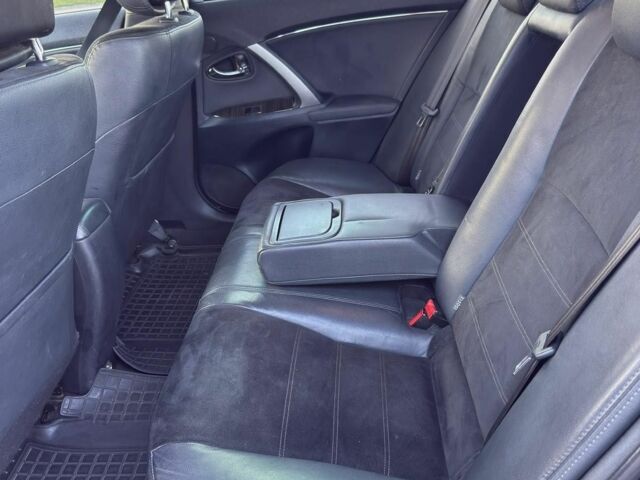 Черный Тойота Авенсис, объемом двигателя 2 л и пробегом 130 тыс. км за 10900 $, фото 6 на Automoto.ua