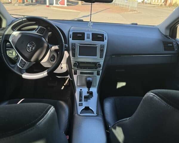Чорний Тойота Авенсіс, об'ємом двигуна 2.2 л та пробігом 160 тис. км за 15000 $, фото 4 на Automoto.ua