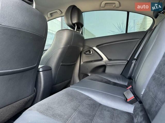 Чорний Тойота Авенсіс, об'ємом двигуна 2.23 л та пробігом 132 тис. км за 15500 $, фото 19 на Automoto.ua