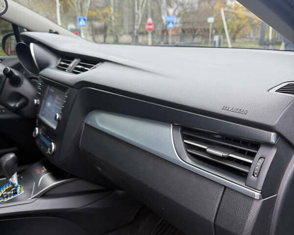 Черный Тойота Авенсис, объемом двигателя 1.8 л и пробегом 188 тыс. км за 15500 $, фото 8 на Automoto.ua