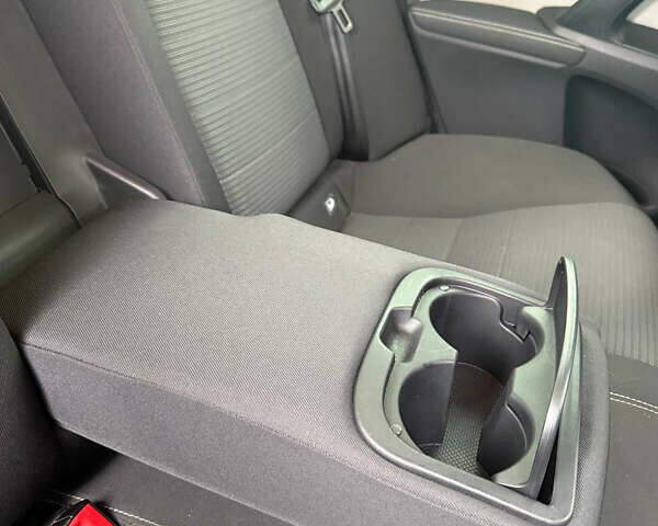 Черный Тойота Авенсис, объемом двигателя 1.8 л и пробегом 188 тыс. км за 15500 $, фото 6 на Automoto.ua