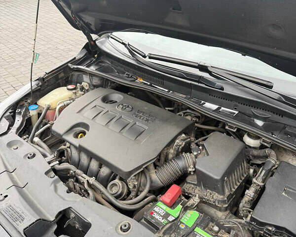 Черный Тойота Авенсис, объемом двигателя 1.8 л и пробегом 188 тыс. км за 15500 $, фото 3 на Automoto.ua