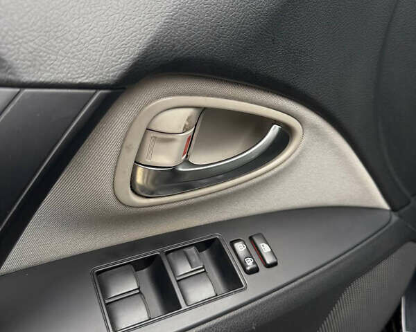 Черный Тойота Авенсис, объемом двигателя 1.8 л и пробегом 188 тыс. км за 15500 $, фото 23 на Automoto.ua