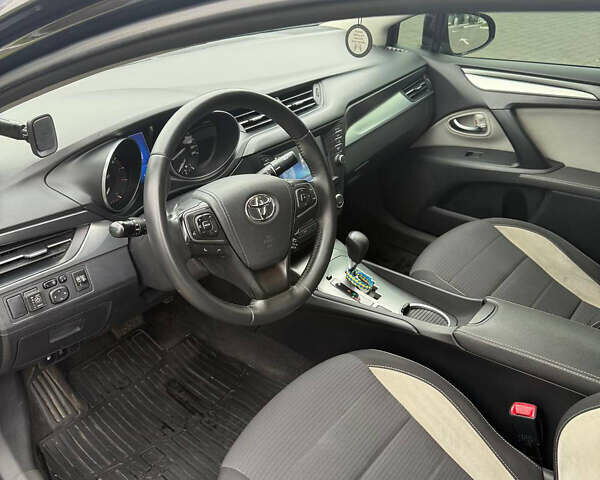 Черный Тойота Авенсис, объемом двигателя 1.8 л и пробегом 188 тыс. км за 15500 $, фото 24 на Automoto.ua