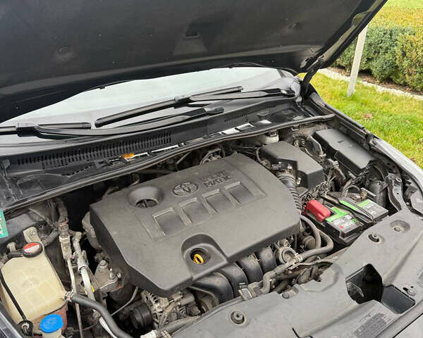 Черный Тойота Авенсис, объемом двигателя 1.8 л и пробегом 188 тыс. км за 15500 $, фото 2 на Automoto.ua