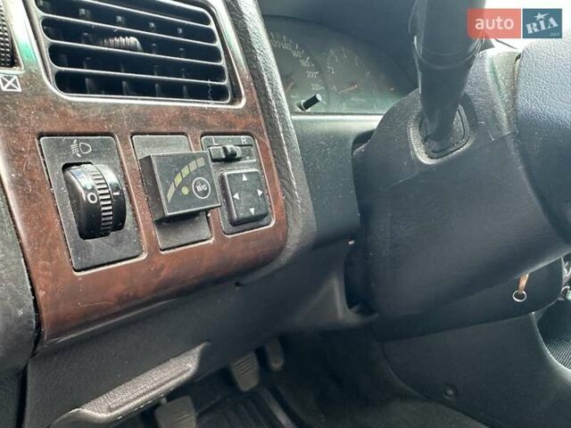 Черный Тойота Авенсис, объемом двигателя 1.6 л и пробегом 317 тыс. км за 3600 $, фото 13 на Automoto.ua