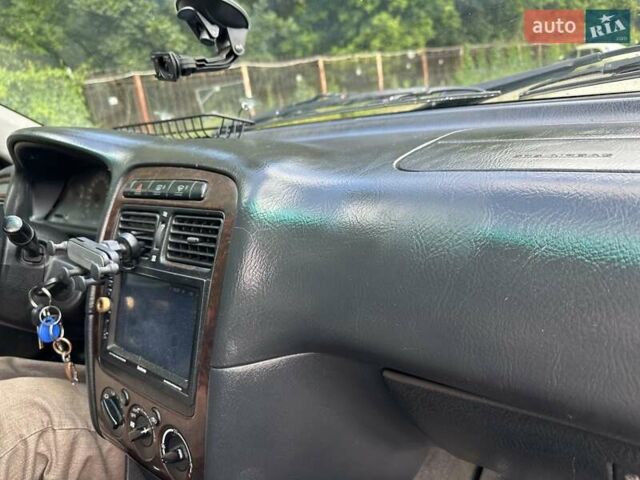 Черный Тойота Авенсис, объемом двигателя 1.6 л и пробегом 317 тыс. км за 3600 $, фото 10 на Automoto.ua