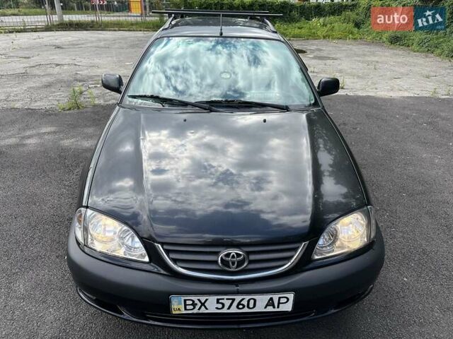 Черный Тойота Авенсис, объемом двигателя 1.6 л и пробегом 317 тыс. км за 3600 $, фото 1 на Automoto.ua