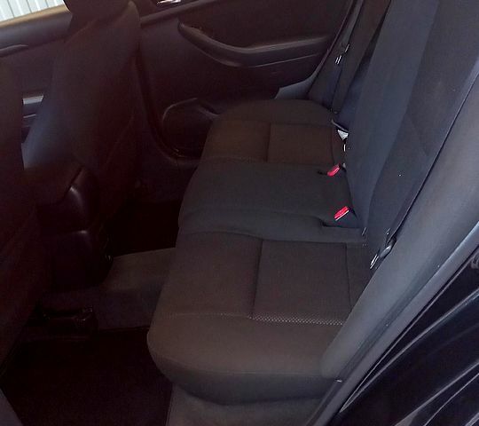 Черный Тойота Авенсис, объемом двигателя 2 л и пробегом 227 тыс. км за 4000 $, фото 5 на Automoto.ua