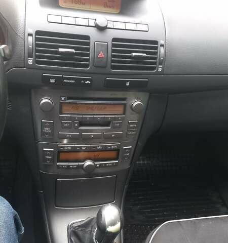 Черный Тойота Авенсис, объемом двигателя 1.8 л и пробегом 254 тыс. км за 5300 $, фото 21 на Automoto.ua