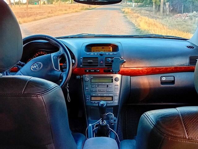 Черный Тойота Авенсис, объемом двигателя 2 л и пробегом 364 тыс. км за 6800 $, фото 7 на Automoto.ua