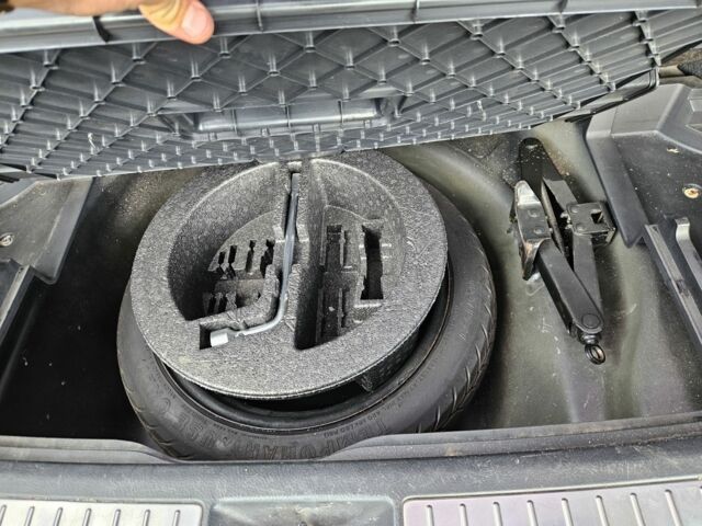 Черный Тойота Авенсис, объемом двигателя 2 л и пробегом 350 тыс. км за 2350 $, фото 18 на Automoto.ua