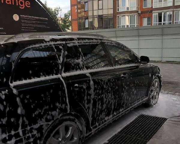 Черный Тойота Авенсис, объемом двигателя 2 л и пробегом 278 тыс. км за 5400 $, фото 2 на Automoto.ua