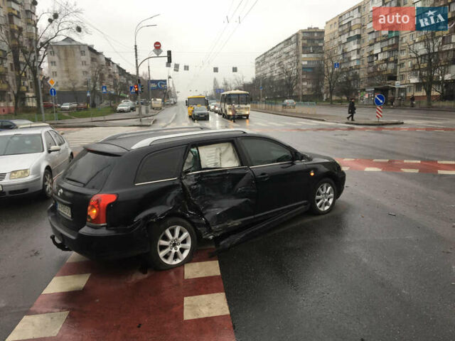 Чорний Тойота Авенсіс, об'ємом двигуна 2 л та пробігом 320 тис. км за 3700 $, фото 12 на Automoto.ua